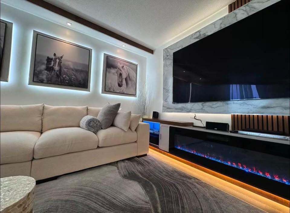 New Chic & Cozy 1bd Near East River, Minutes From Park Pangsapuri New York